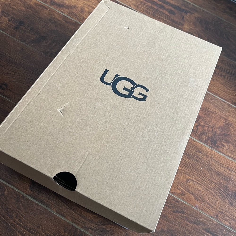 New UGG Coquette grey slippers, Size US 10 - Picture 3 of 6